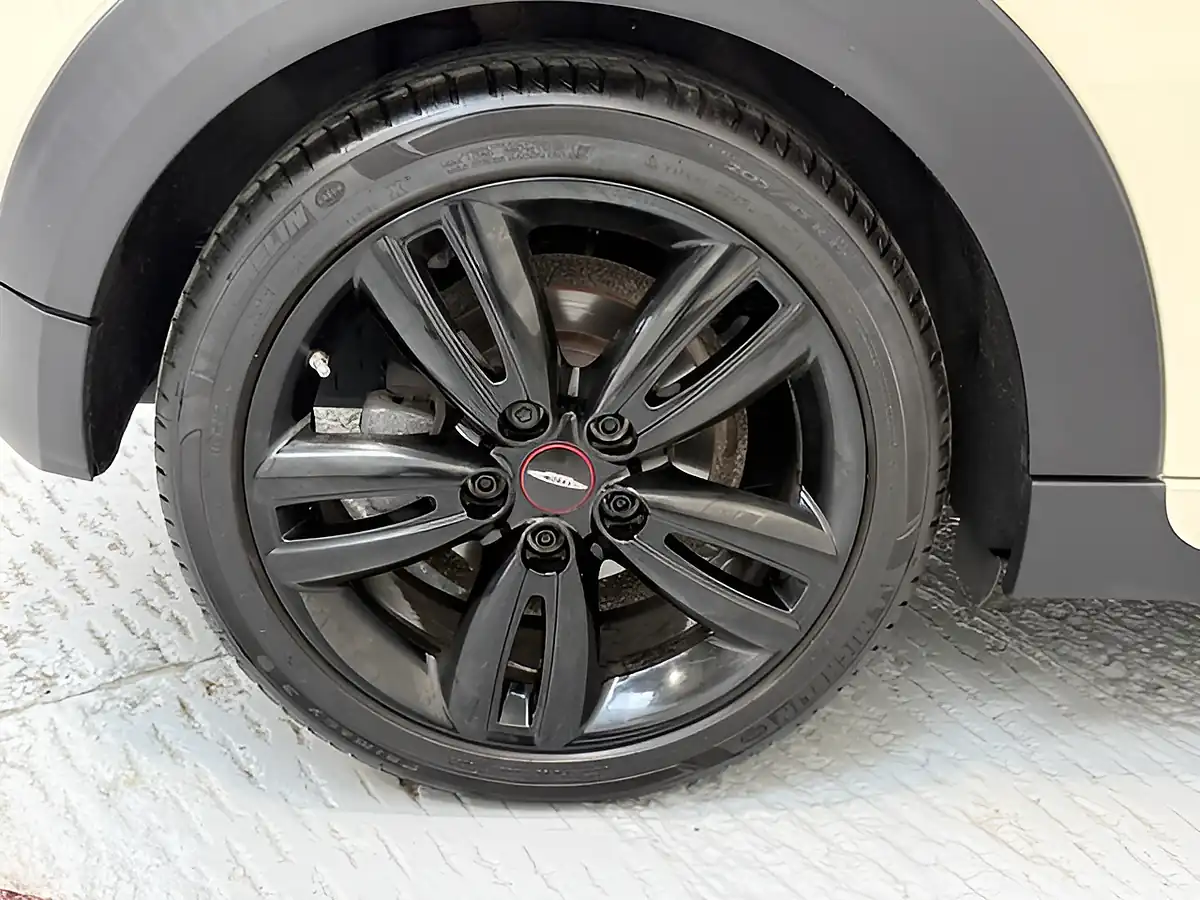 Used 2019 MINI Hatch Sport White - Interior and Exterior details 8