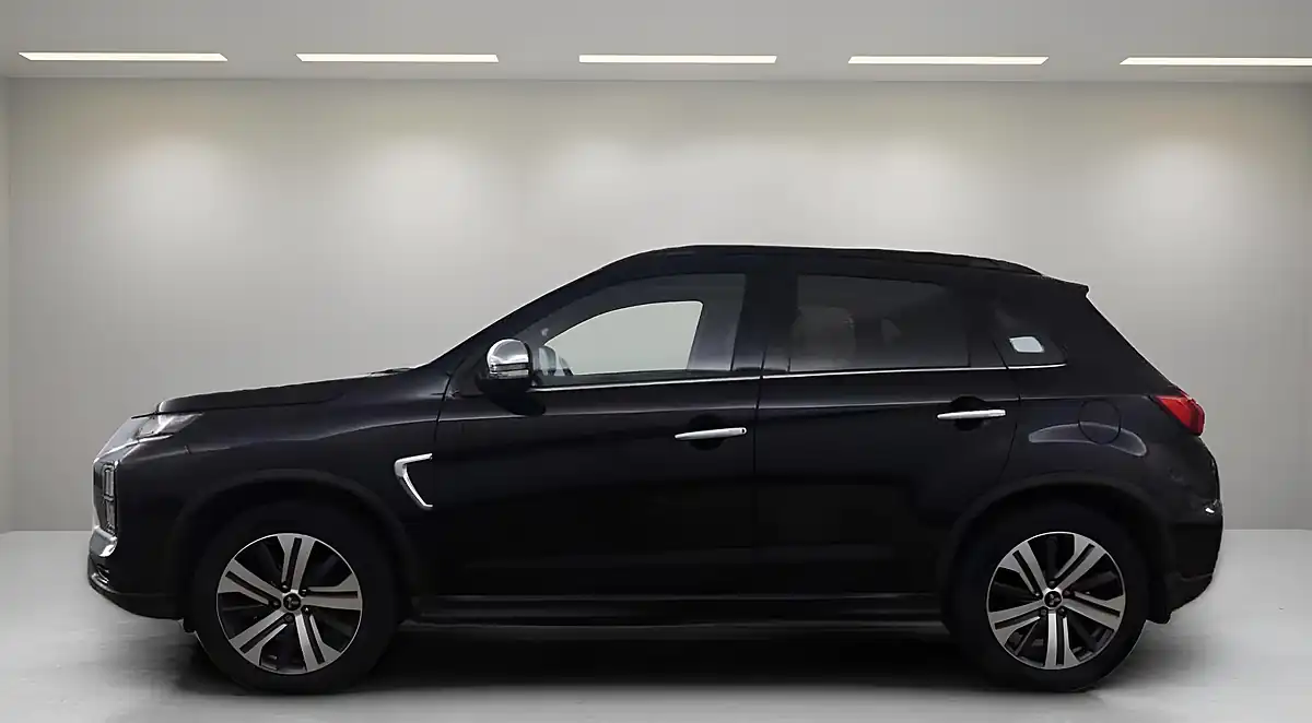 Used 2019 Mitsubishi Asx Exceed Black - Interior and Exterior details 4