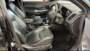 Used 2019 Mitsubishi Asx Exceed Black - Interior and Exterior details 6