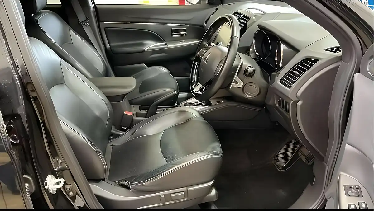 Used 2019 Mitsubishi Asx Exceed Black - Interior and Exterior details 6