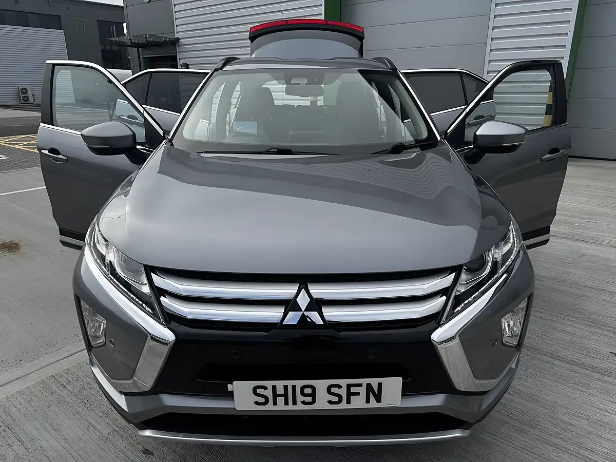 Used 2019 Mitsubishi Eclipse Cross 3 Grey - Interior and Exterior details 10