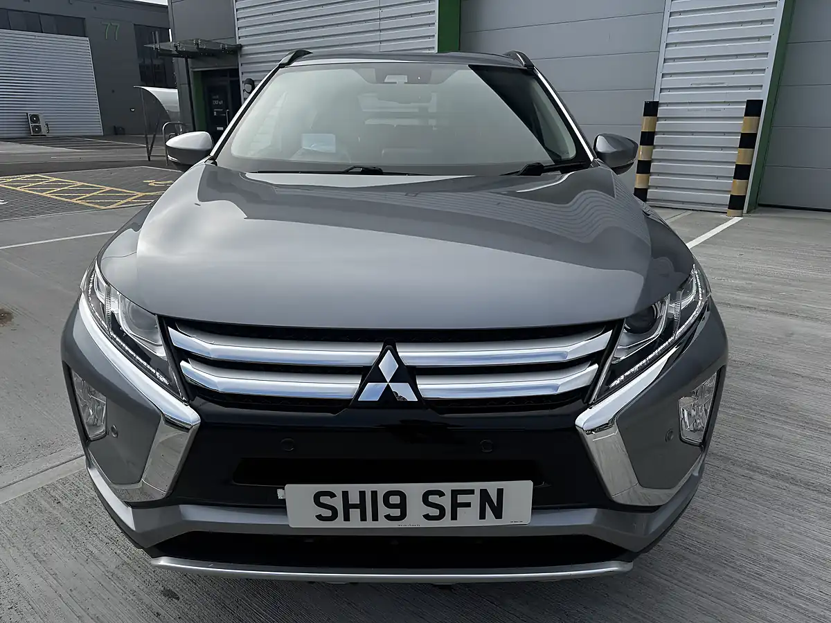 Used 2019 Mitsubishi Eclipse Cross 3 Grey - Interior and Exterior details 8