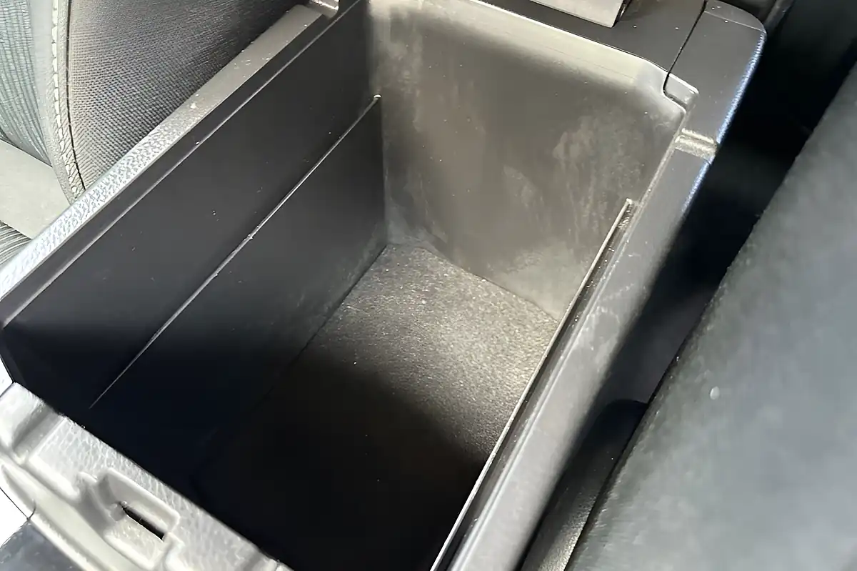 Used 2019 Mitsubishi Eclipse Cross 3 Grey - Interior and Exterior details 15