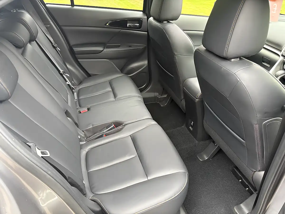 Used 2019 Mitsubishi Eclipse Cross 4 Grey - Interior and Exterior details 15