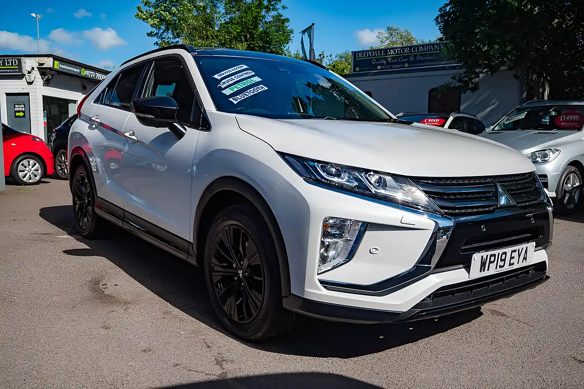Used 2019 Mitsubishi Eclipse Cross Black Frost White - Interior and Exterior details 10