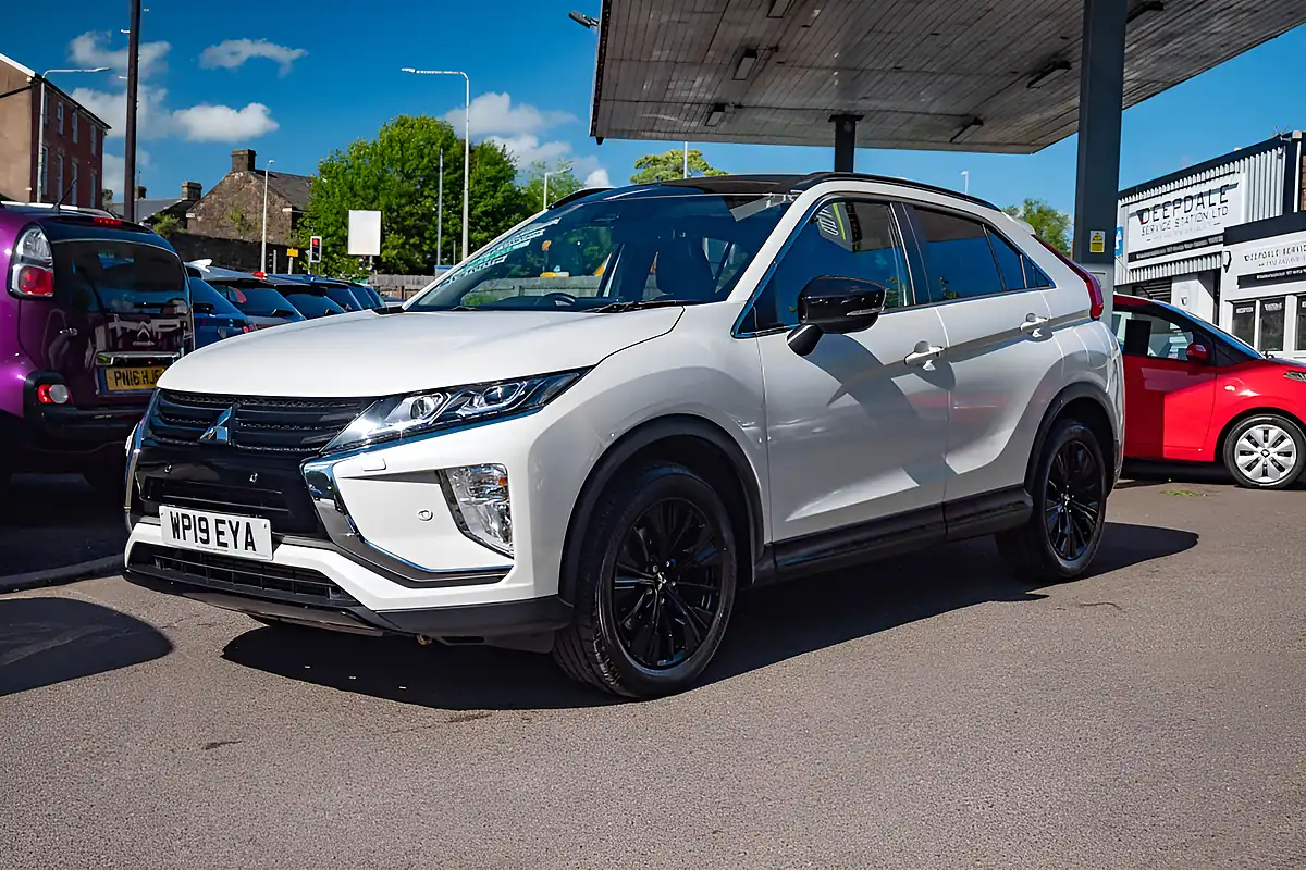 Used 2019 Mitsubishi Eclipse Cross Black Frost White - Interior and Exterior details 4