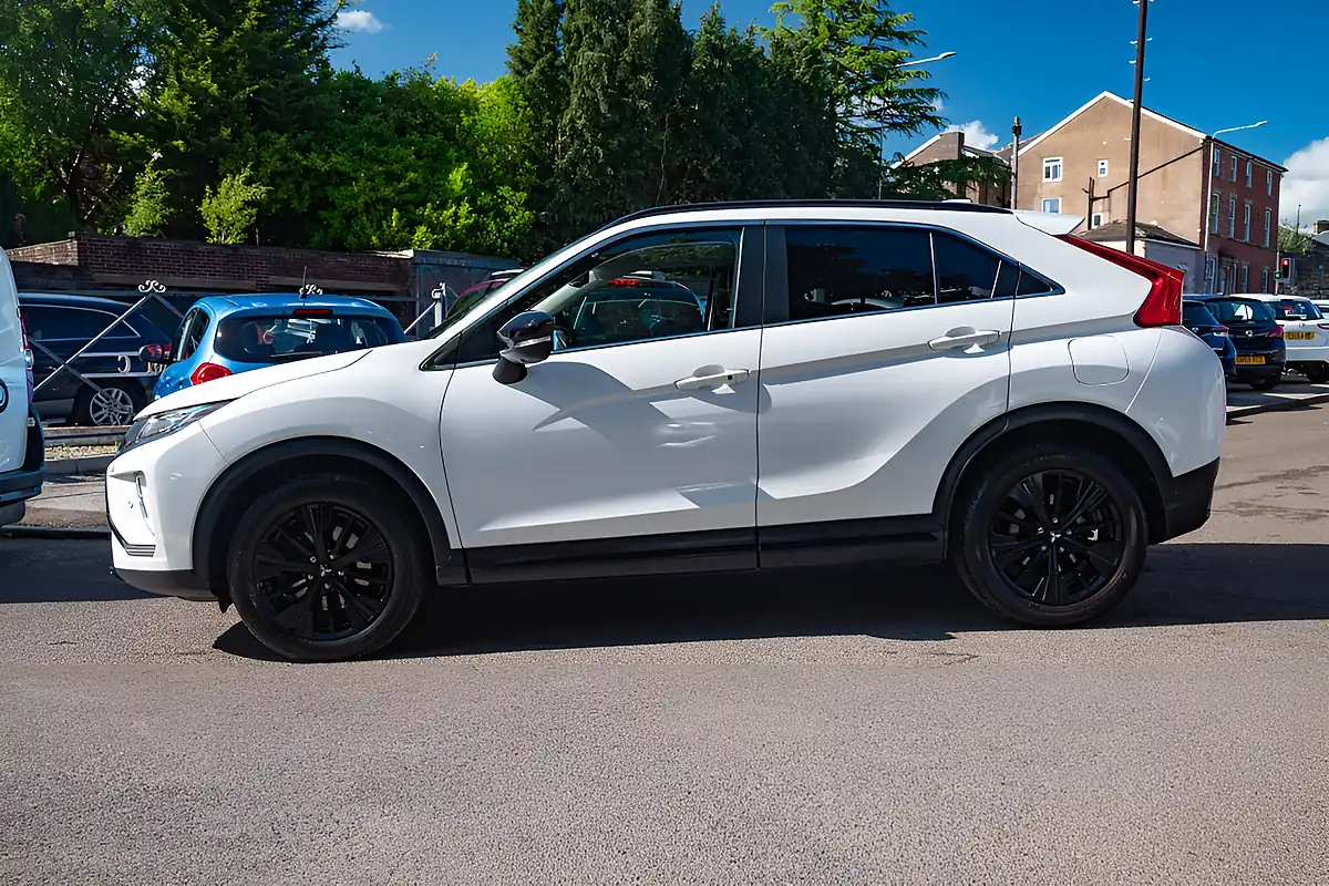 Used 2019 Mitsubishi Eclipse Cross Black Frost White - Interior and Exterior details 5