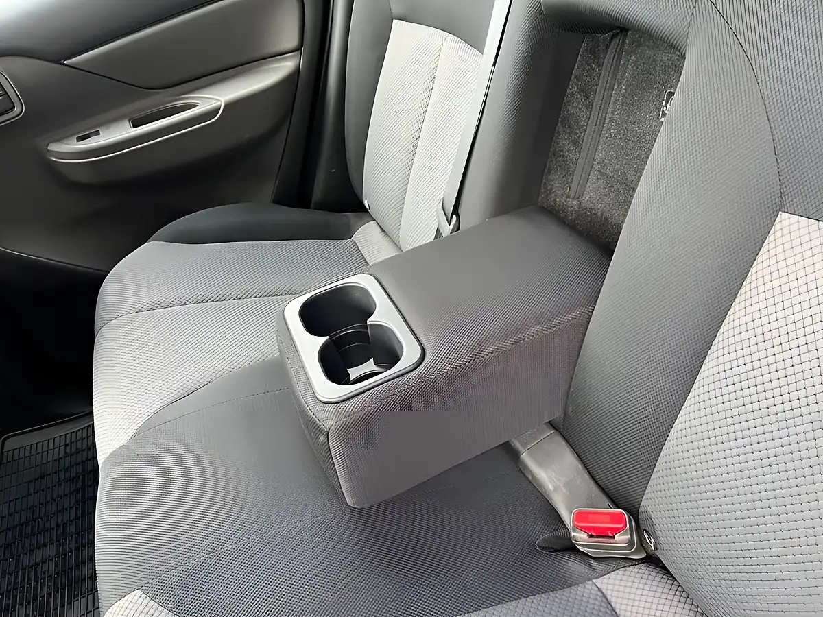 Used 2019 Mitsubishi L200 4Life Black - Interior and Exterior details 13