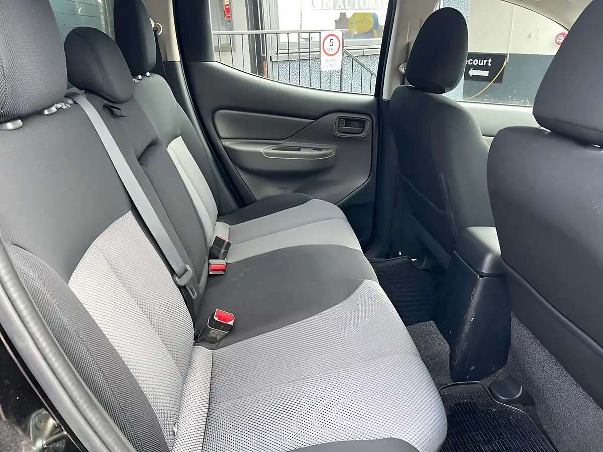 Used 2019 Mitsubishi L200 4Life Black - Interior and Exterior details 16