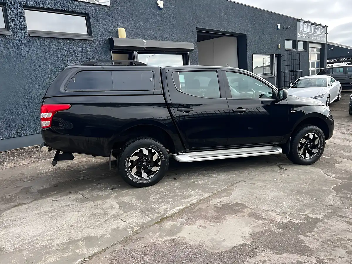 Used 2019 Mitsubishi L200 4Life Black - Interior and Exterior details 4