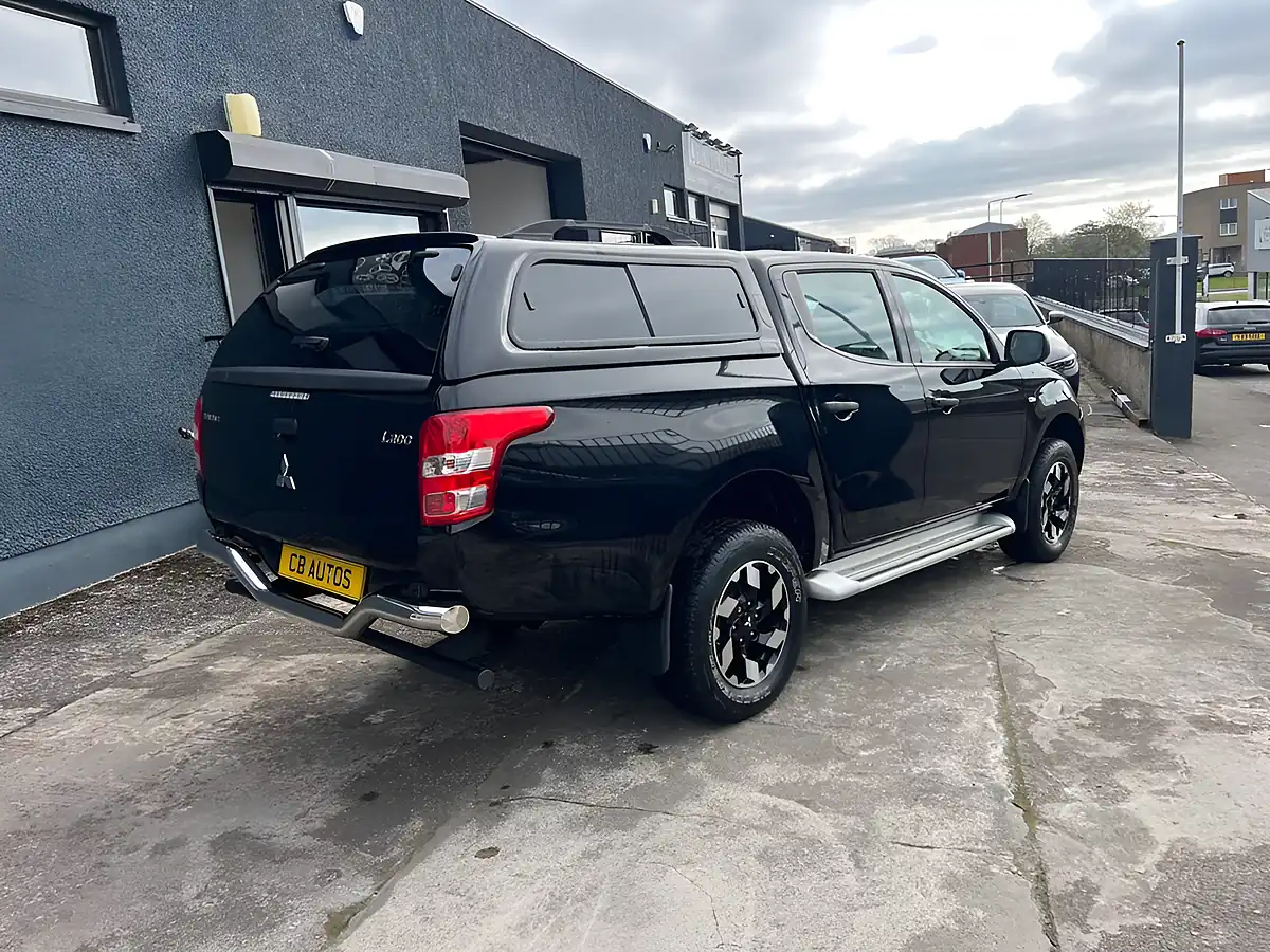 Used 2019 Mitsubishi L200 4Life Black - Interior and Exterior details 5