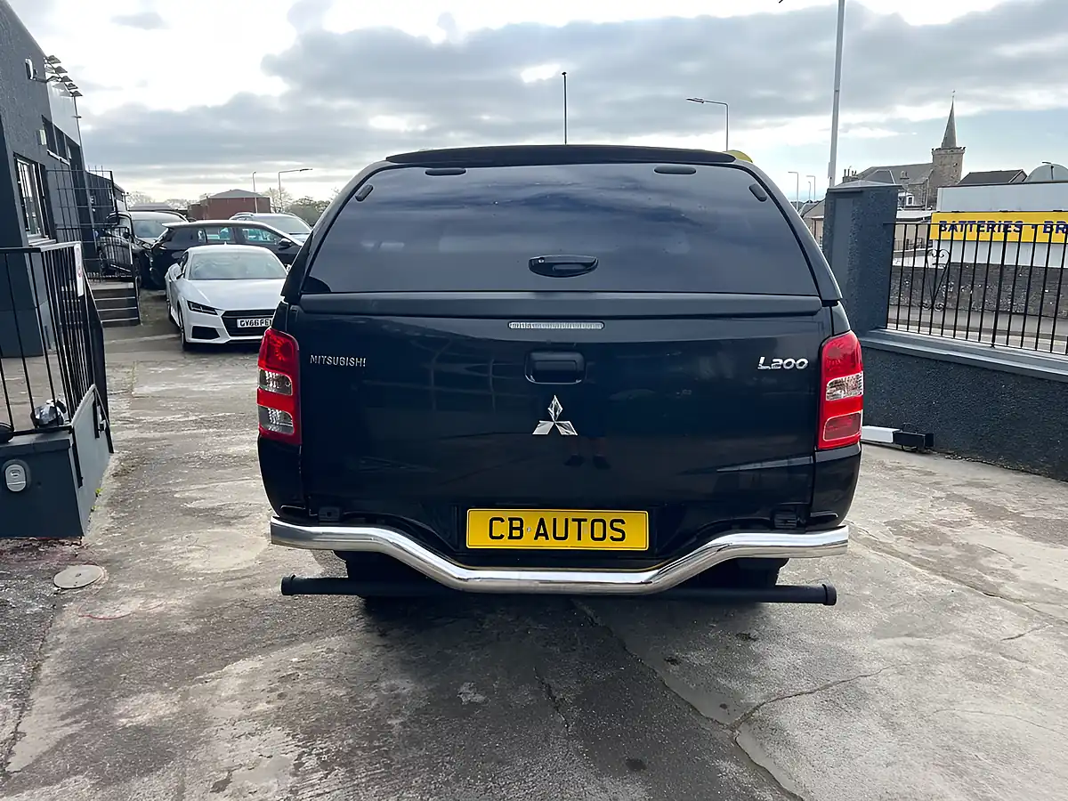 Used 2019 Mitsubishi L200 4Life Black - Interior and Exterior details 6