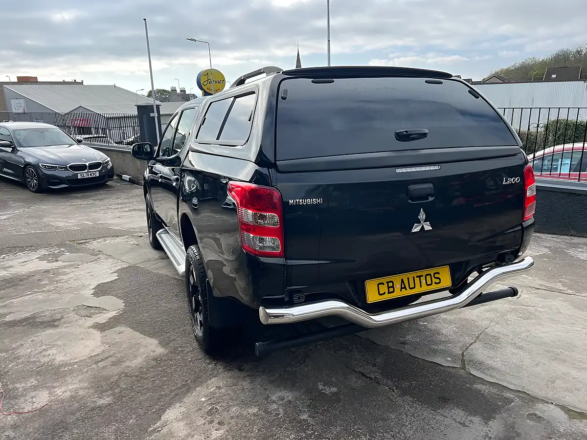 Used 2019 Mitsubishi L200 4Life Black - Interior and Exterior details 7