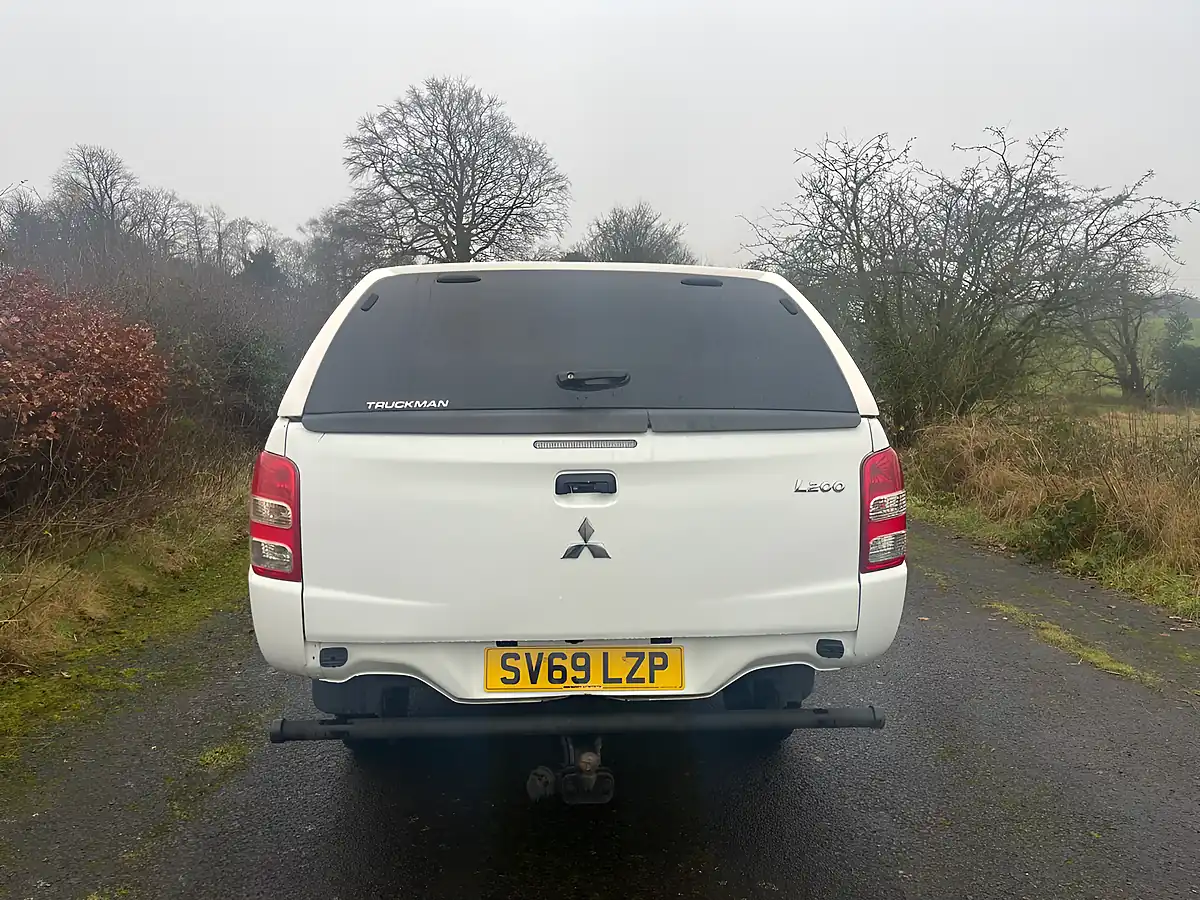 Used 2019 Mitsubishi L200 4Life White - Interior and Exterior details 5