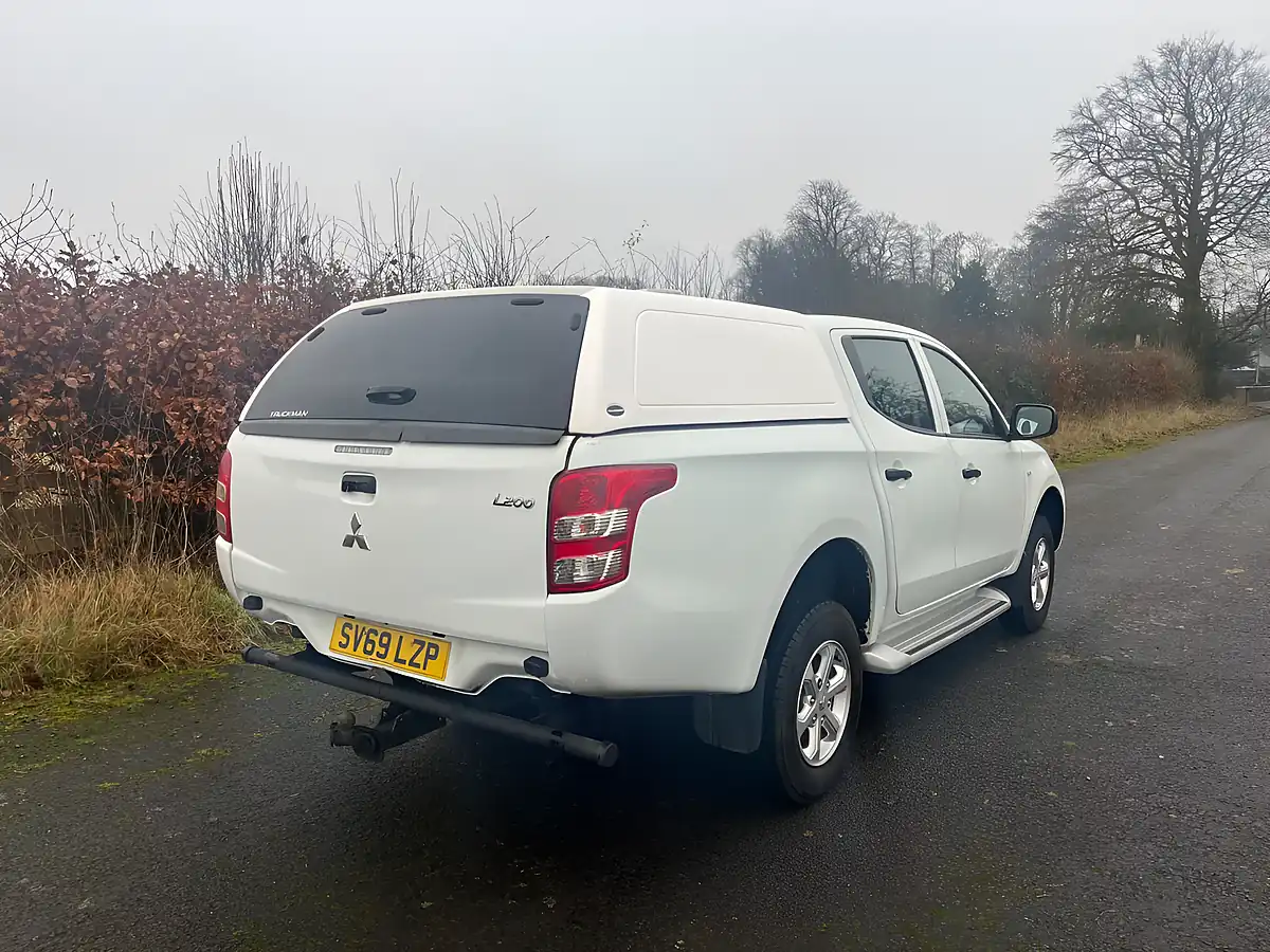 Used 2019 Mitsubishi L200 4Life White - Interior and Exterior details 6