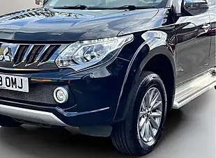 Used 2019 Mitsubishi L200 Barbarian Black - Interior and Exterior details 13