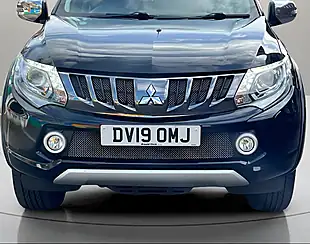 Used 2019 Mitsubishi L200 Barbarian Black - Interior and Exterior details 14