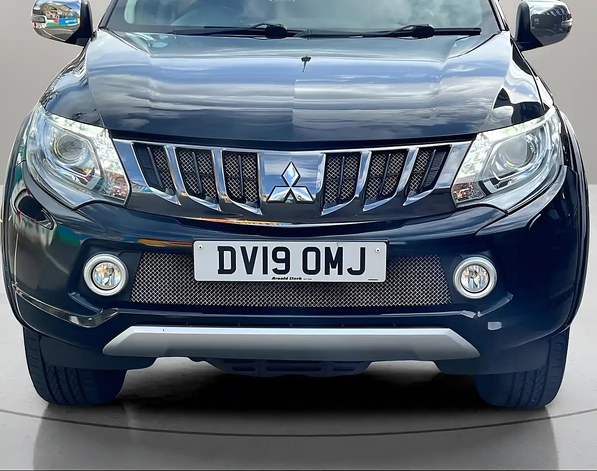 Used 2019 Mitsubishi L200 Barbarian Black - Interior and Exterior details 14