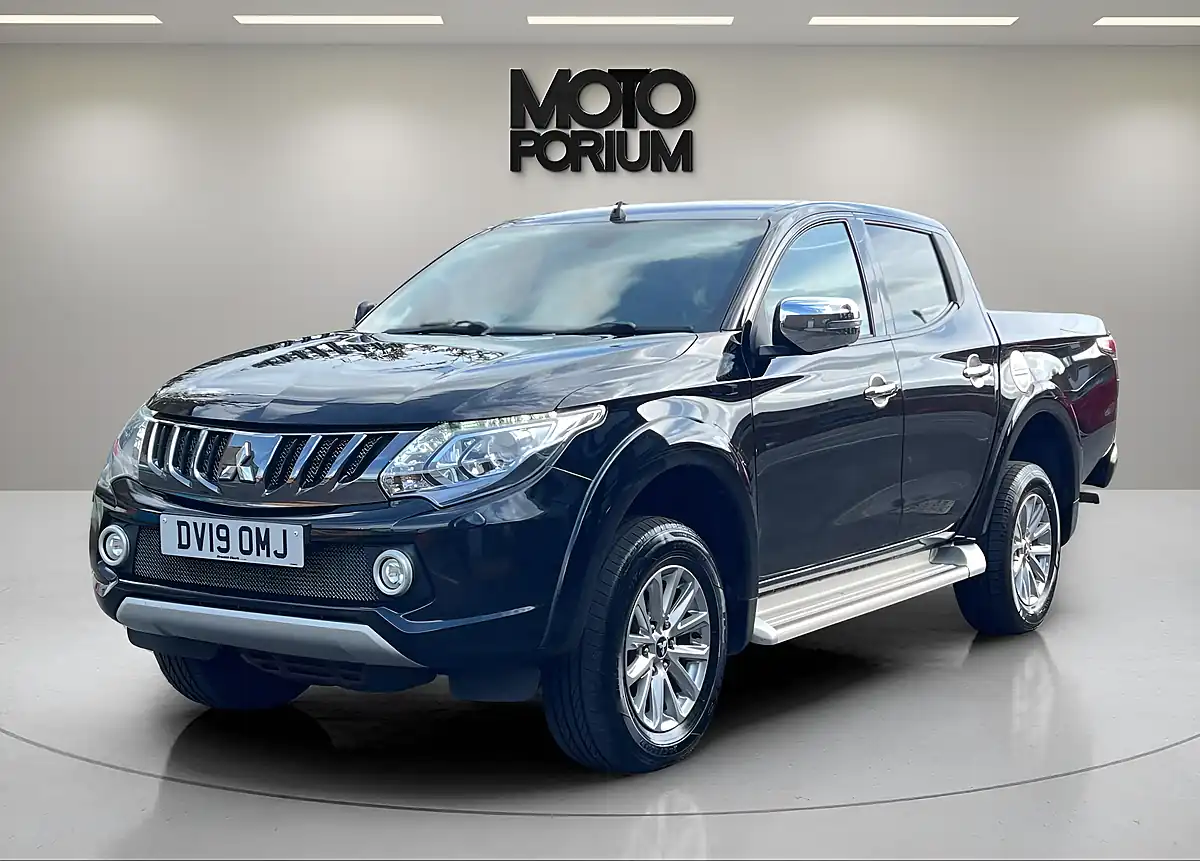Used 2019 Mitsubishi L200 Barbarian Black - Interior and Exterior details 2