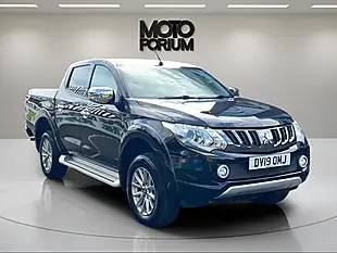 Used 2019 Mitsubishi L200 Barbarian Black - Interior and Exterior details 3