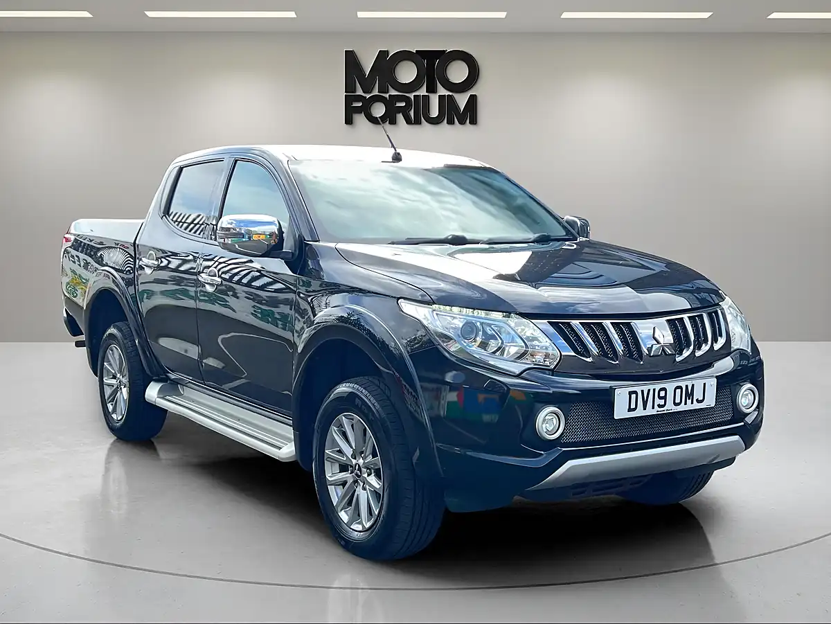 Used 2019 Mitsubishi L200 Barbarian Black - Interior and Exterior details 3