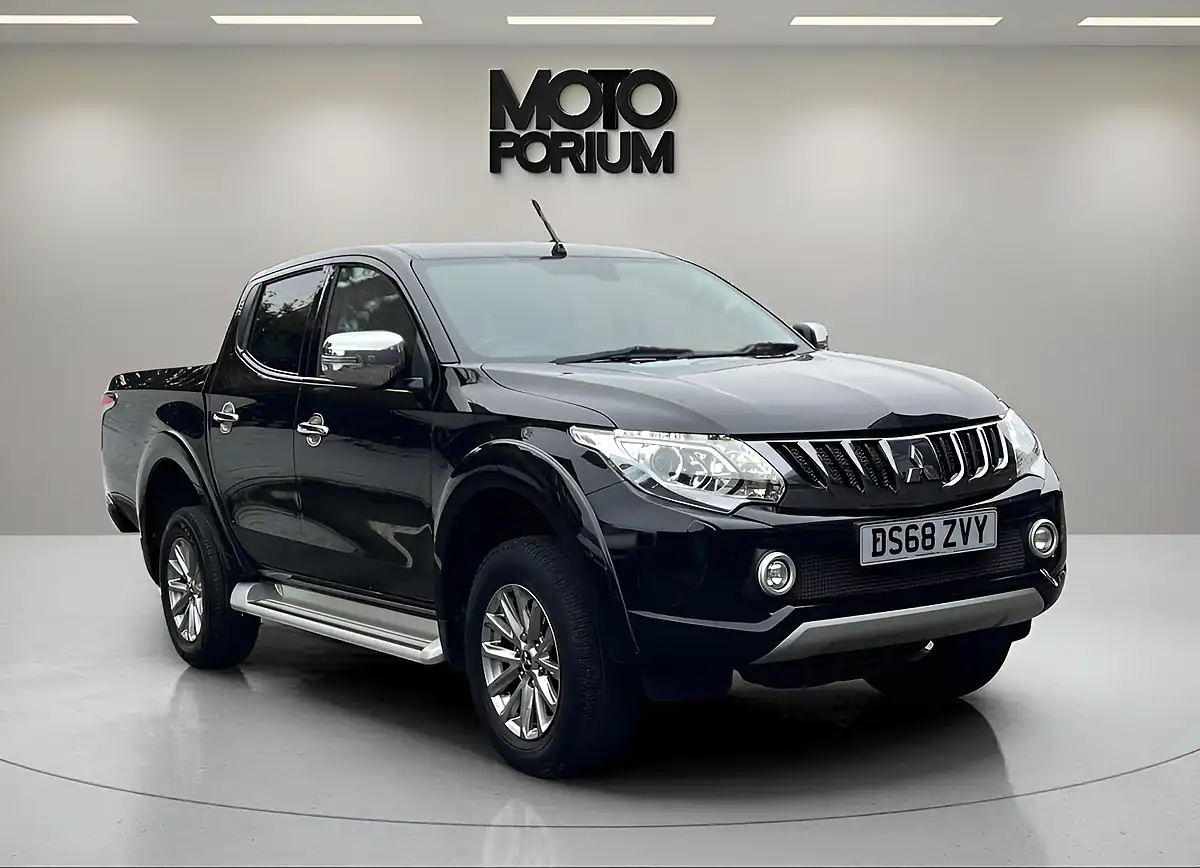 Used 2019 Mitsubishi L200 Barbarian Black - Front View