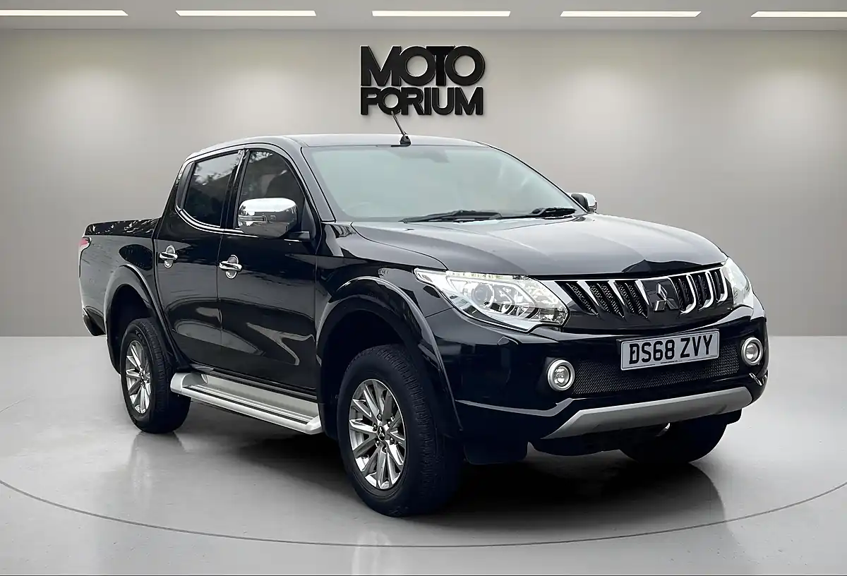 Used 2019 Mitsubishi L200 Barbarian Black - Interior and Exterior details 10