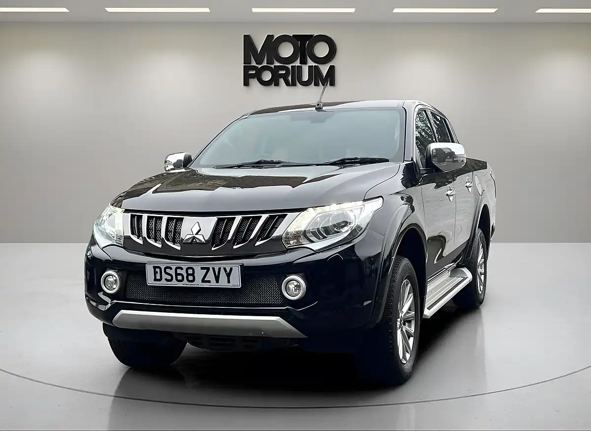 Used 2019 Mitsubishi L200 Barbarian Black - Interior and Exterior details 17