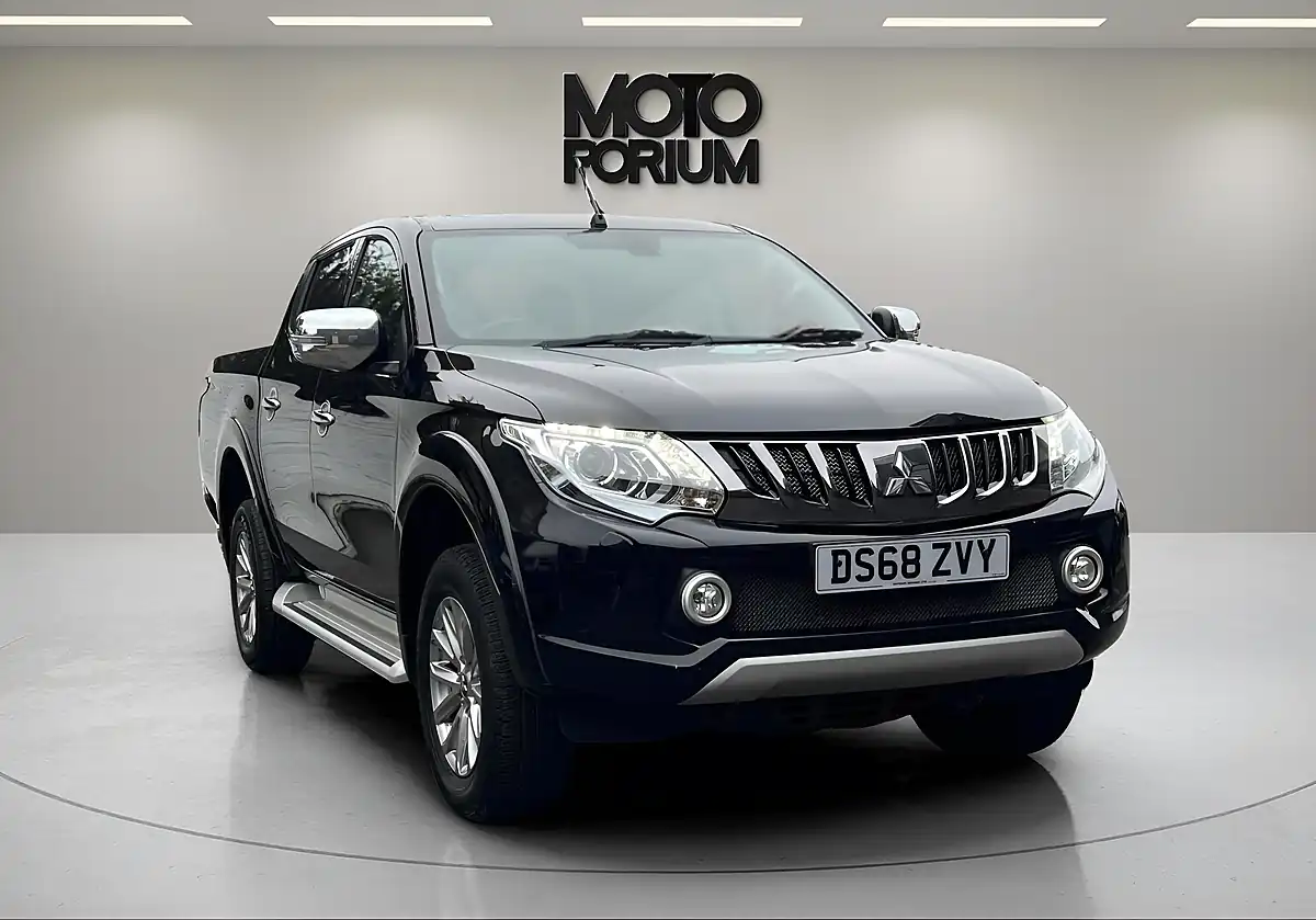 Used 2019 Mitsubishi L200 Barbarian Black - Interior and Exterior details 6