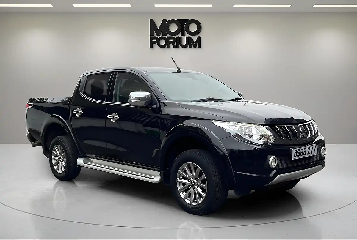 Used 2019 Mitsubishi L200 Barbarian Black - Interior and Exterior details 7