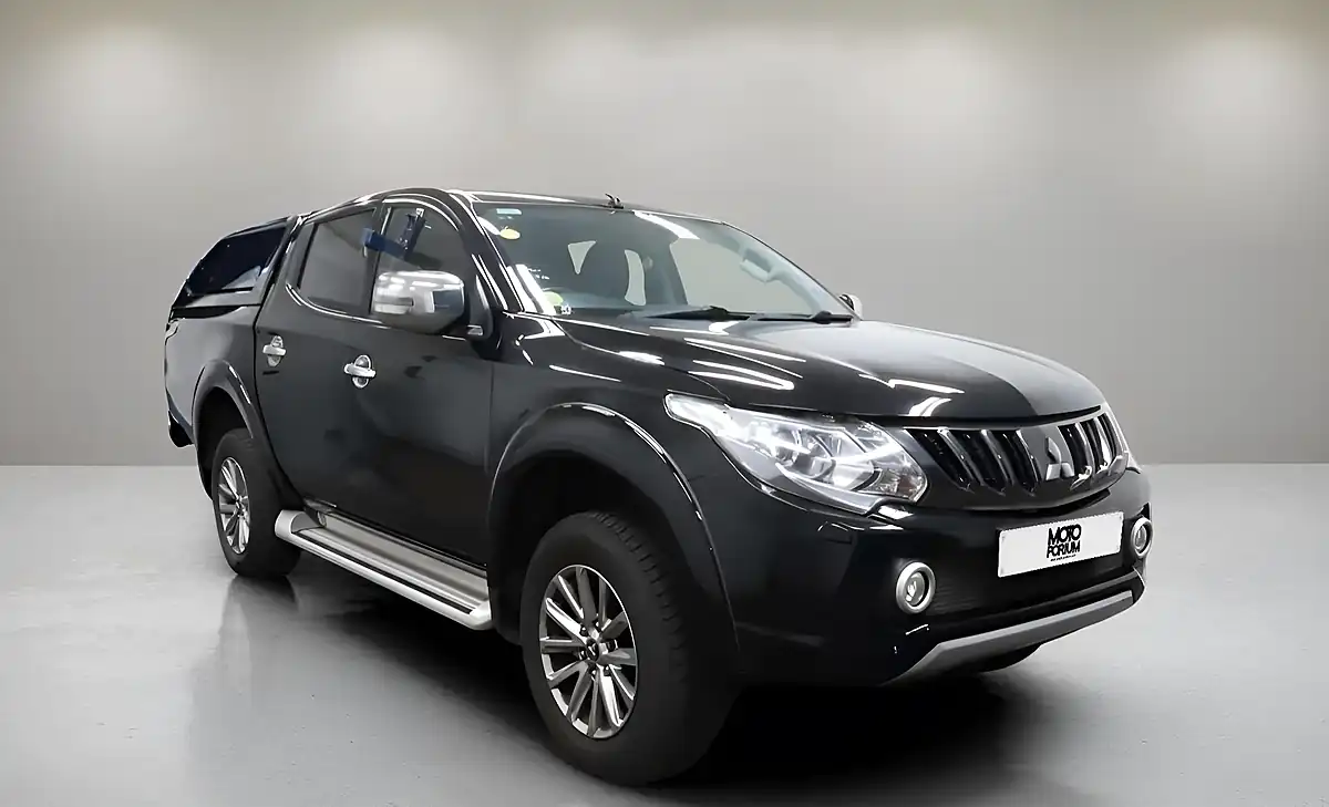 Used 2019 Mitsubishi L200 Barbarian Black - Front View