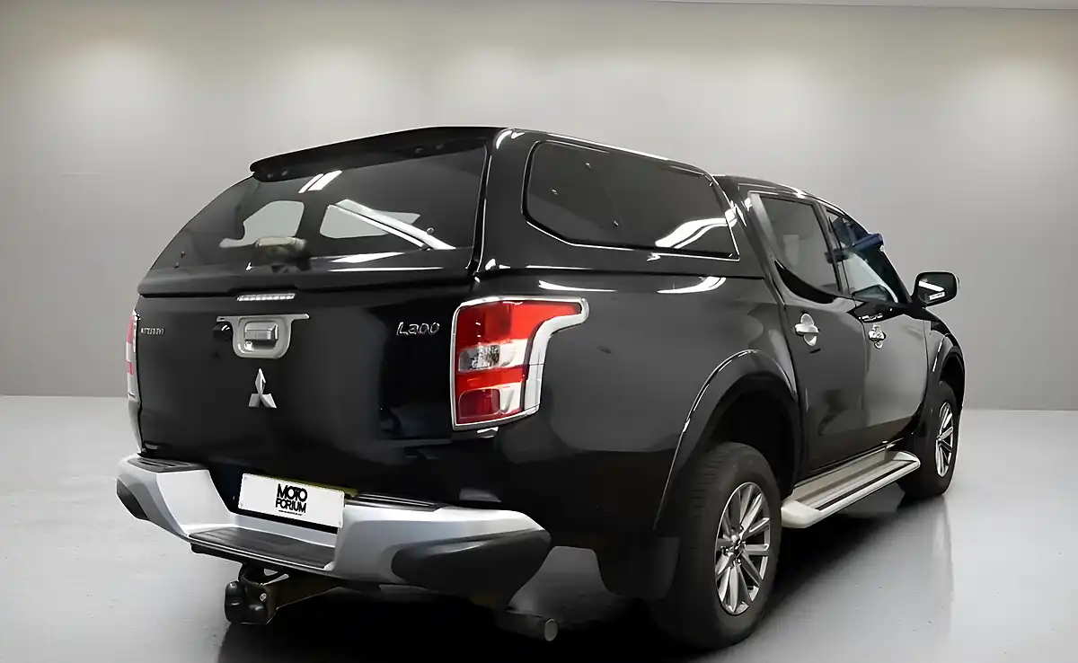 Used 2019 Mitsubishi L200 Barbarian Black - Interior and Exterior details 10