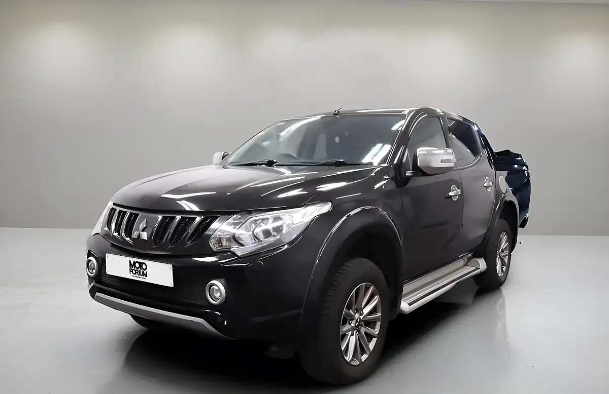 Used 2019 Mitsubishi L200 Barbarian Black - Interior and Exterior details 2