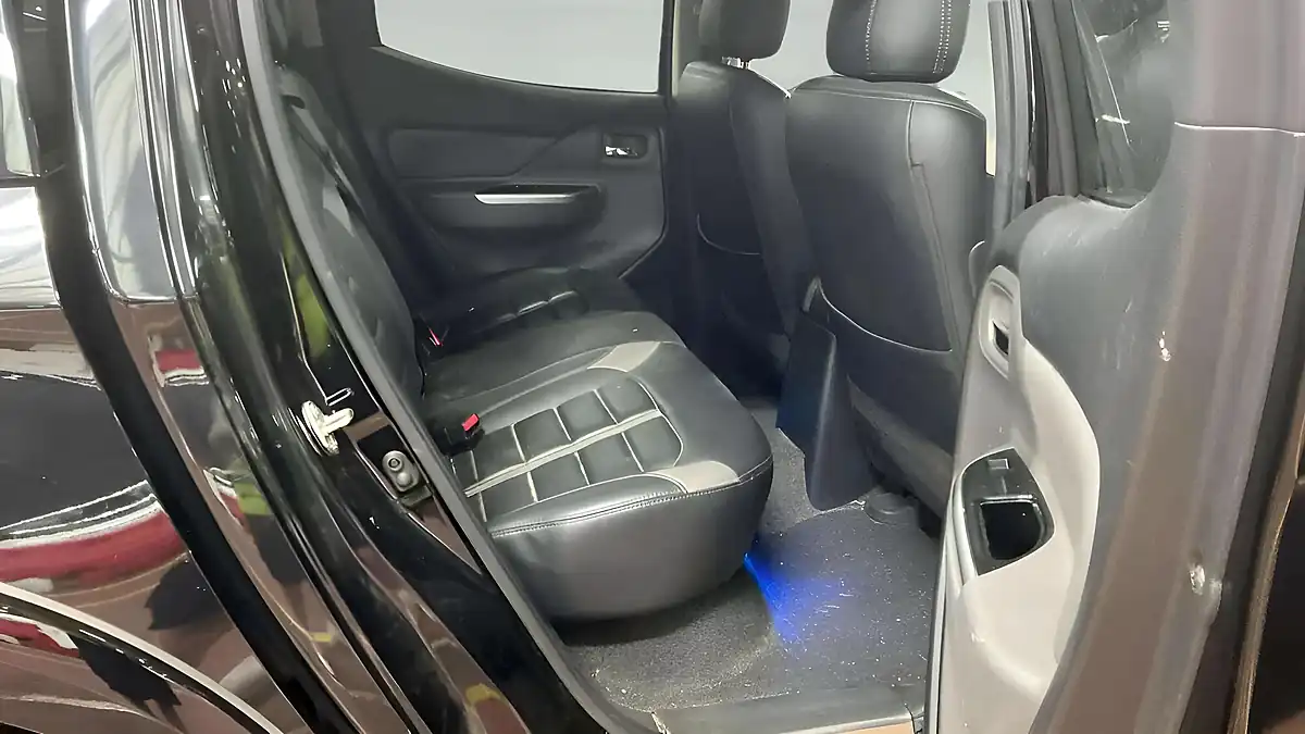 Used 2019 Mitsubishi L200 Barbarian Black - Interior and Exterior details 8