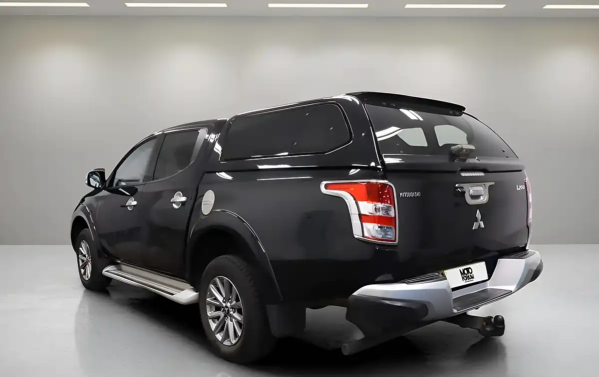 Used 2019 Mitsubishi L200 Barbarian Black - Interior and Exterior details 9