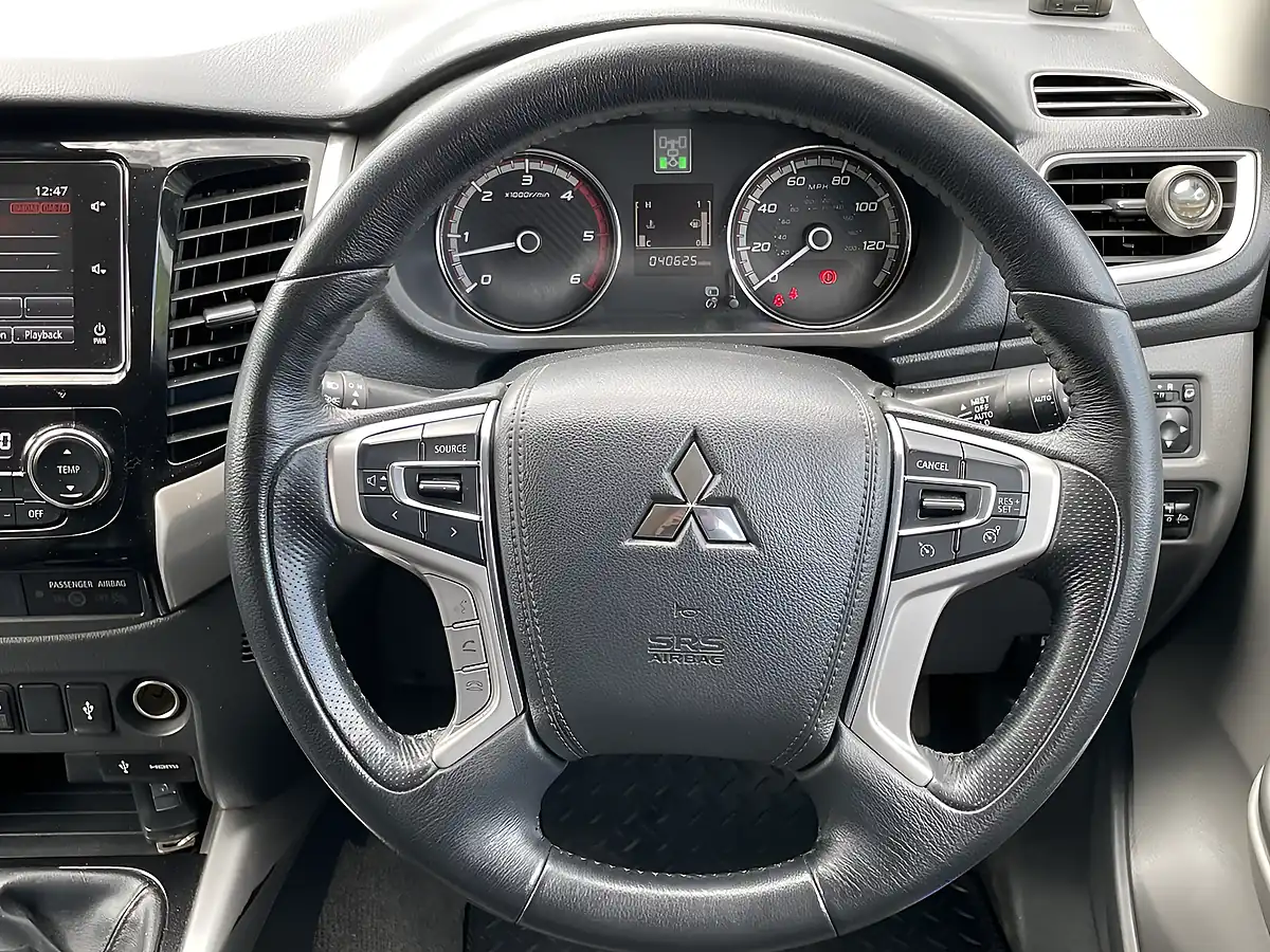 Used 2019 Mitsubishi L200 Barbarian Black - Interior and Exterior details 14