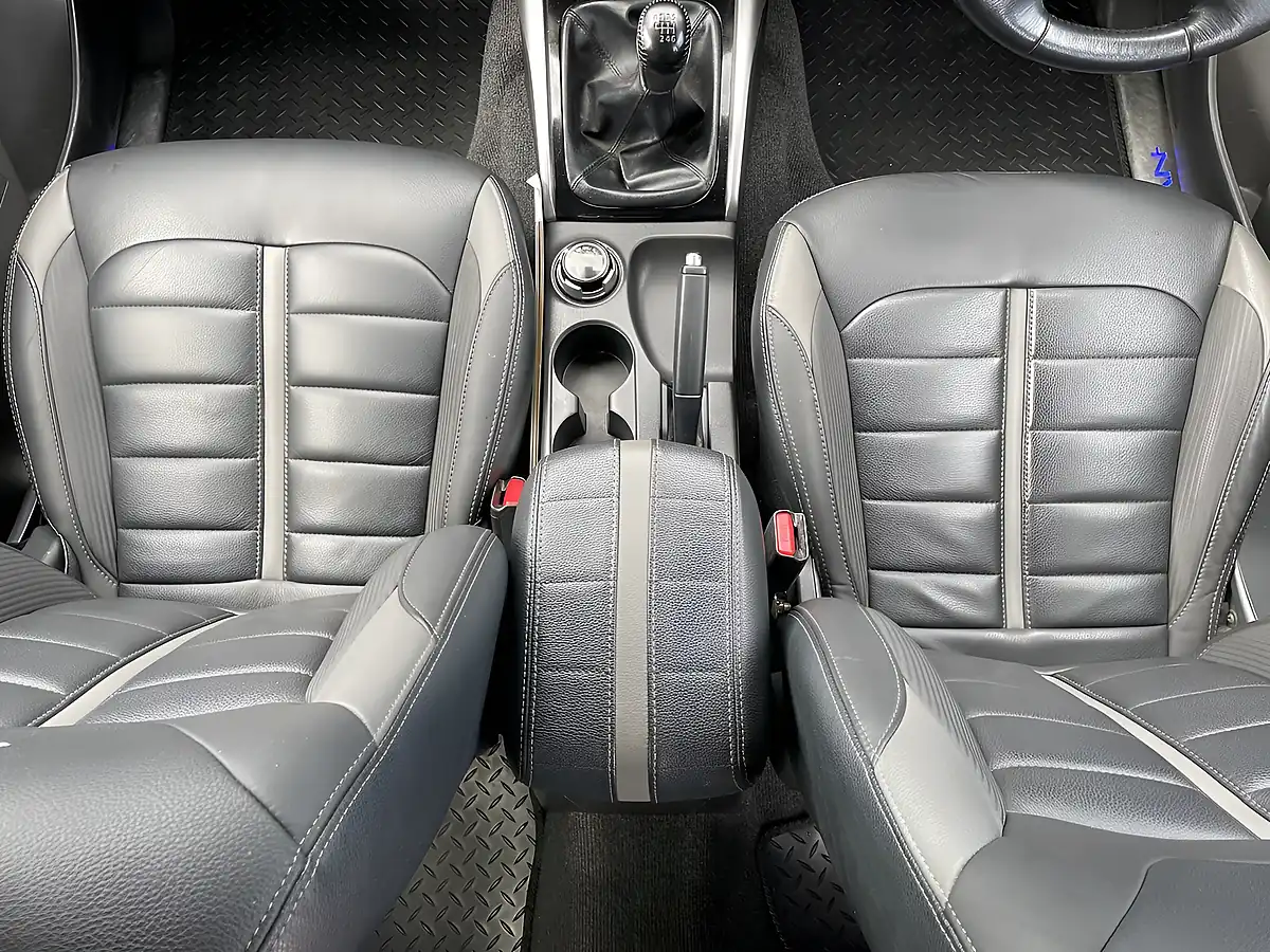 Used 2019 Mitsubishi L200 Barbarian Black - Interior and Exterior details 15