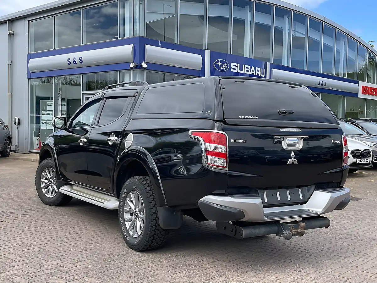 Used 2019 Mitsubishi L200 Barbarian Black - Interior and Exterior details 4