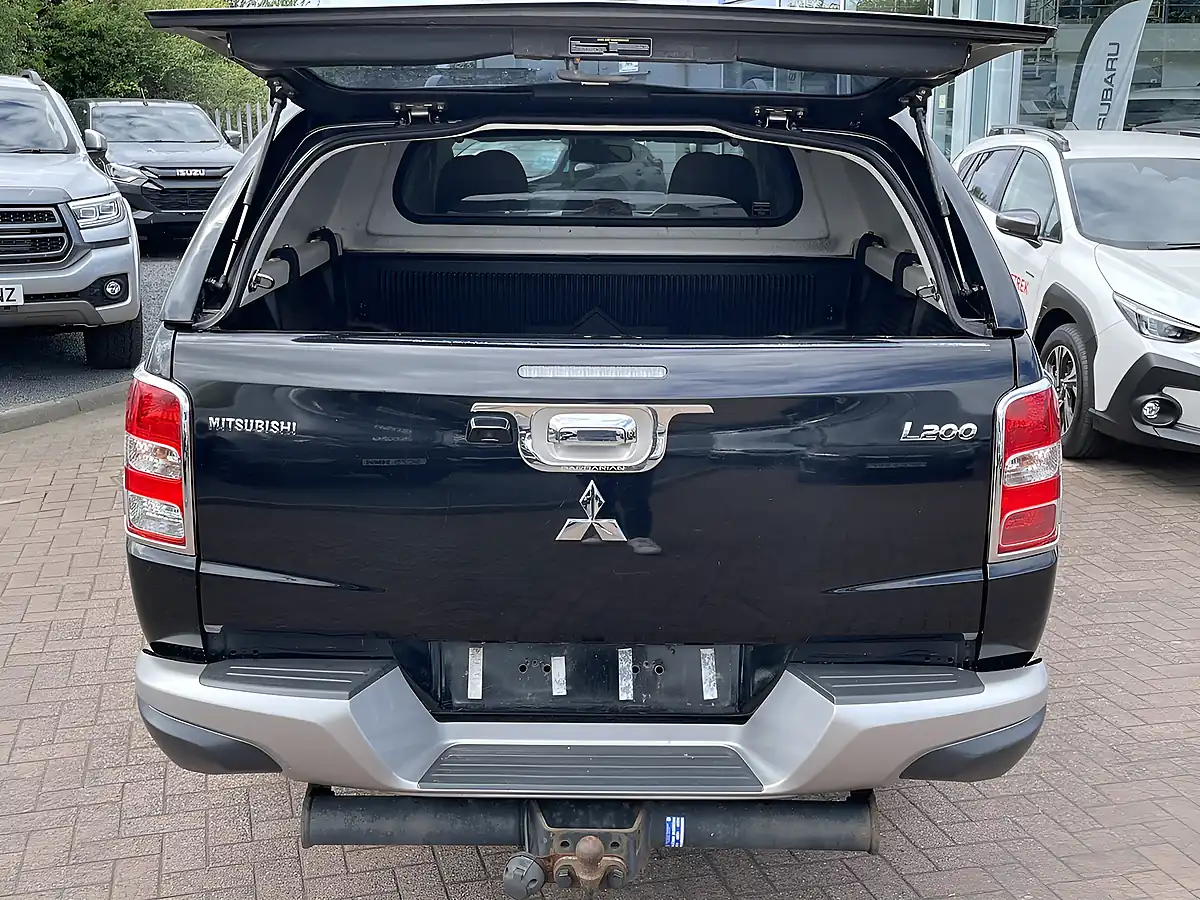 Used 2019 Mitsubishi L200 Barbarian Black - Interior and Exterior details 5