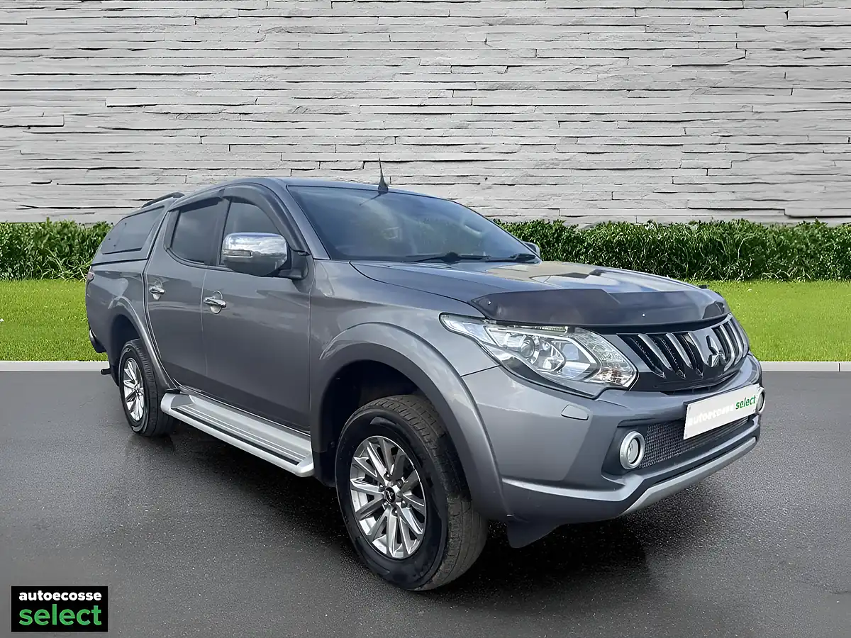 Used 2019 Mitsubishi L200 Barbarian Grey - Front View
