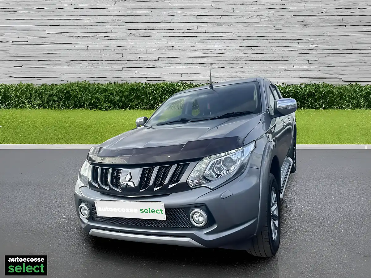 Used 2019 Mitsubishi L200 Barbarian Grey - Interior and Exterior details 10