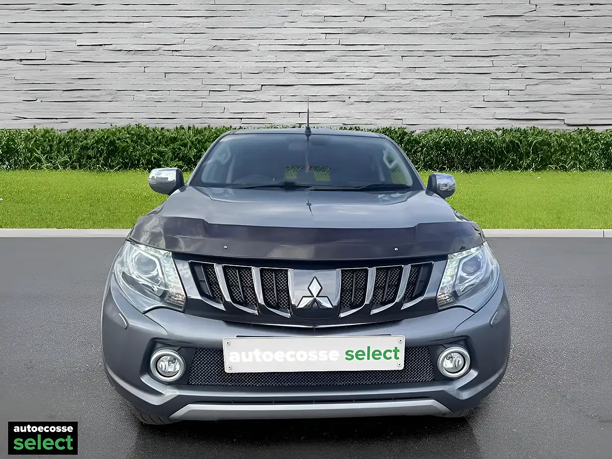 Used 2019 Mitsubishi L200 Barbarian Grey - Interior and Exterior details 11