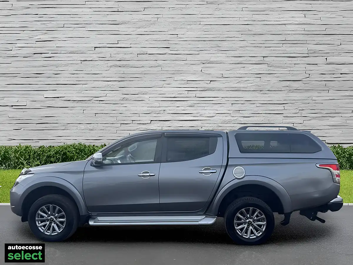 Used 2019 Mitsubishi L200 Barbarian Grey - Interior and Exterior details 8