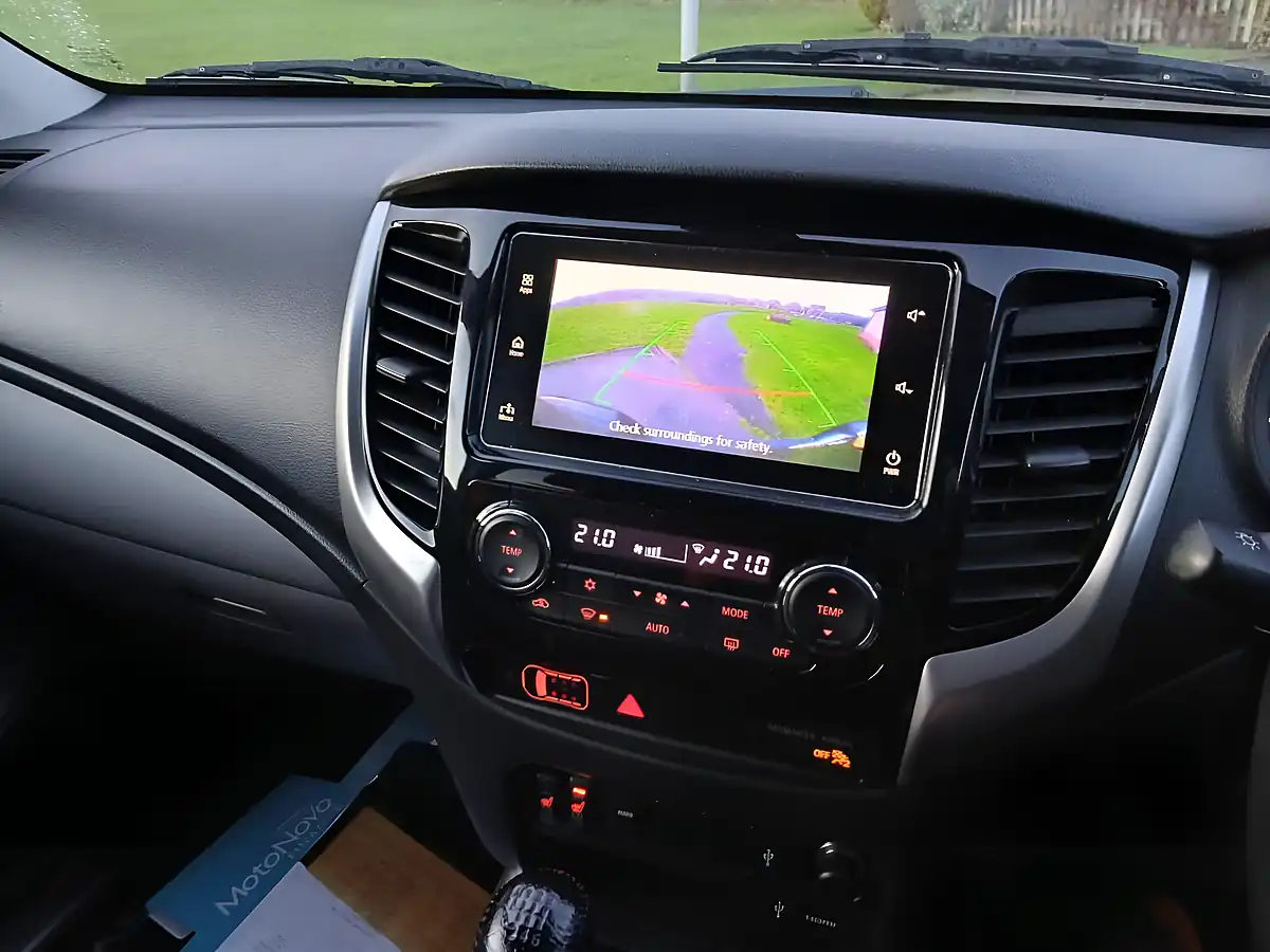 Used 2019 Mitsubishi L200 Barbarian Svp Ii Black - Interior and Exterior details 15