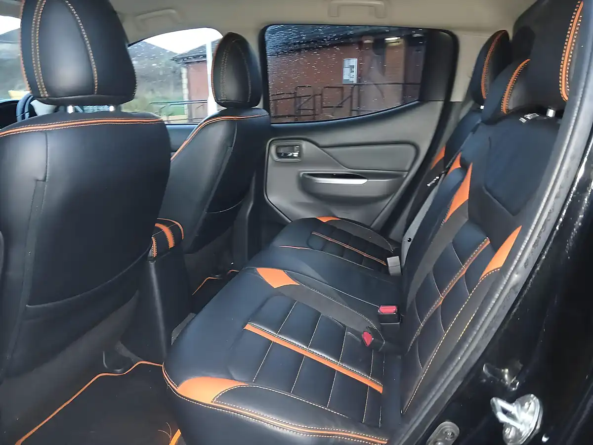 Used 2019 Mitsubishi L200 Barbarian Svp Ii Black - Interior and Exterior details 9