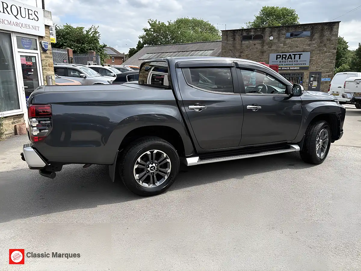 Used 2019 Mitsubishi L200 Barbarian X Grey - Interior and Exterior details 3