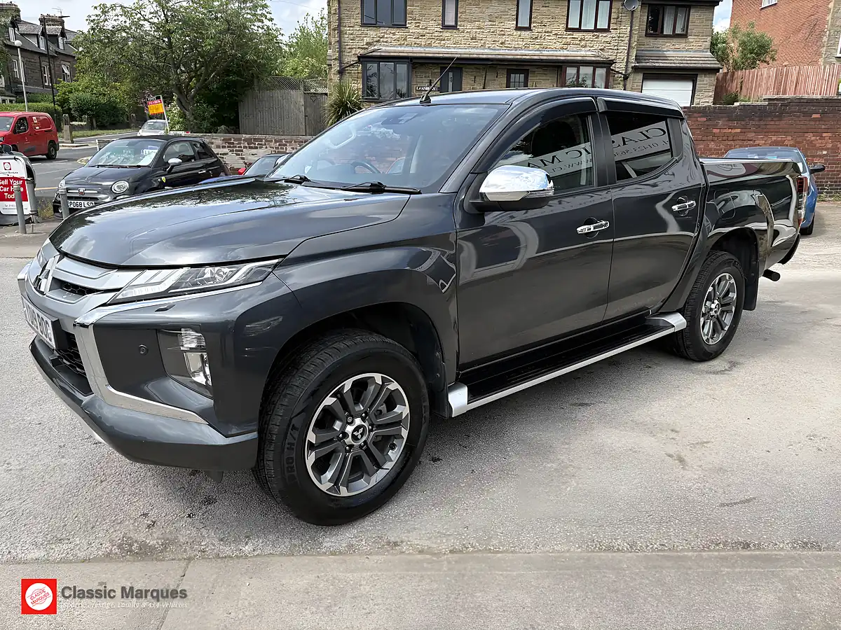 Used 2019 Mitsubishi L200 Barbarian X Grey - Interior and Exterior details 4