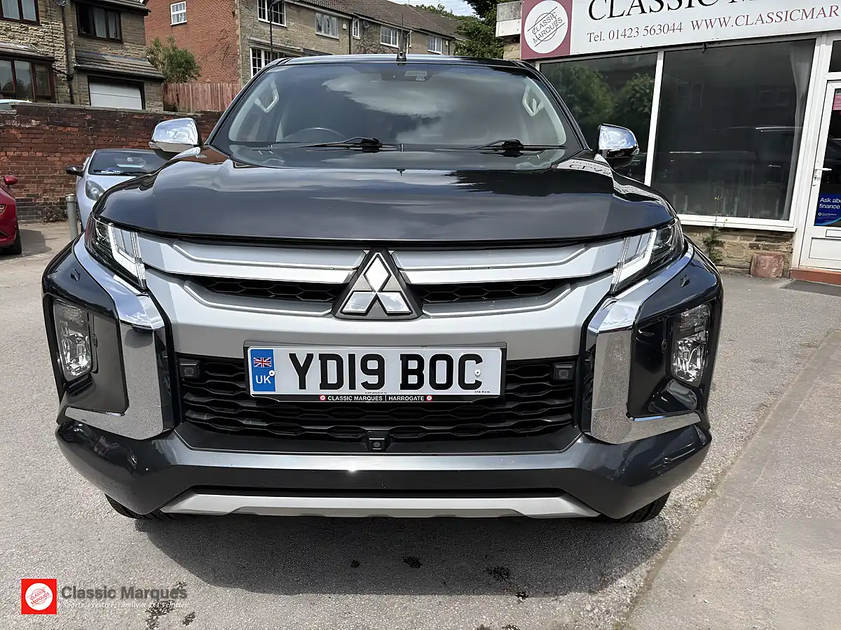 Used 2019 Mitsubishi L200 Barbarian X Grey - Interior and Exterior details 5