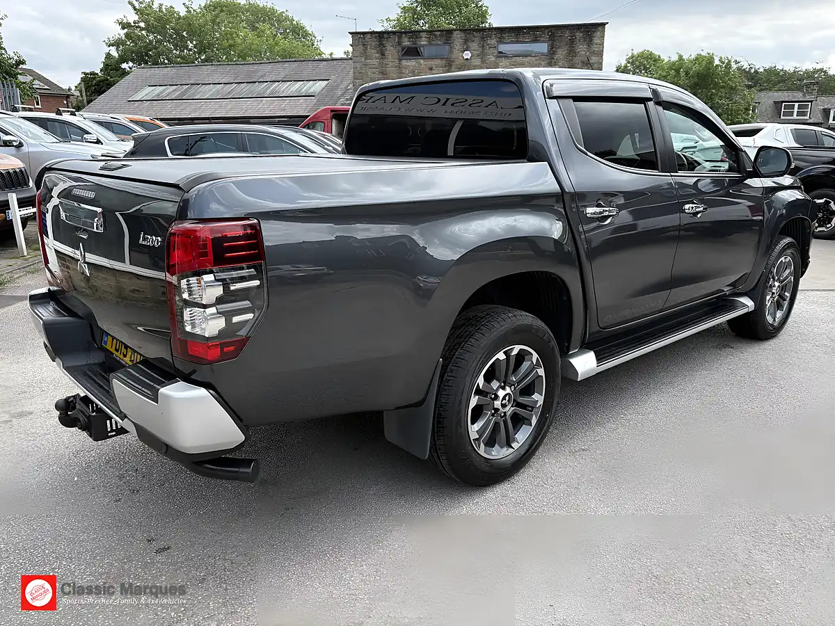 Used 2019 Mitsubishi L200 Barbarian X Grey - Interior and Exterior details 8
