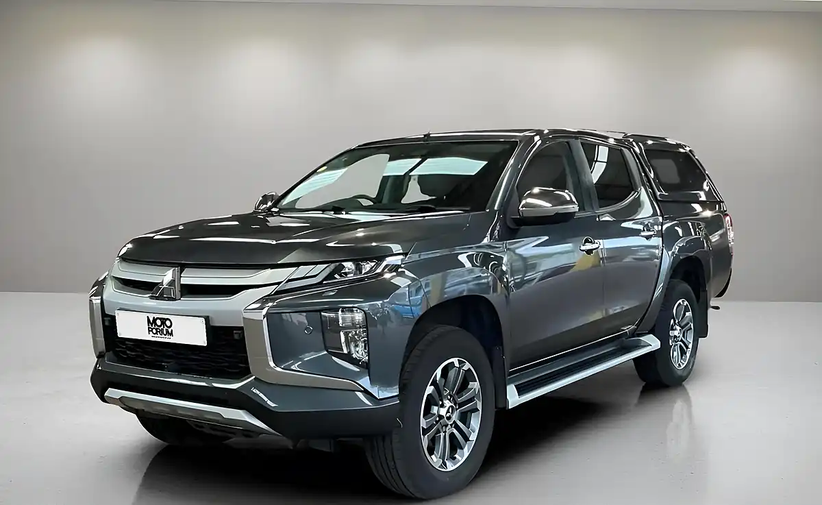 Used 2019 Mitsubishi L200 Barbarian X Grey - Interior and Exterior details 2